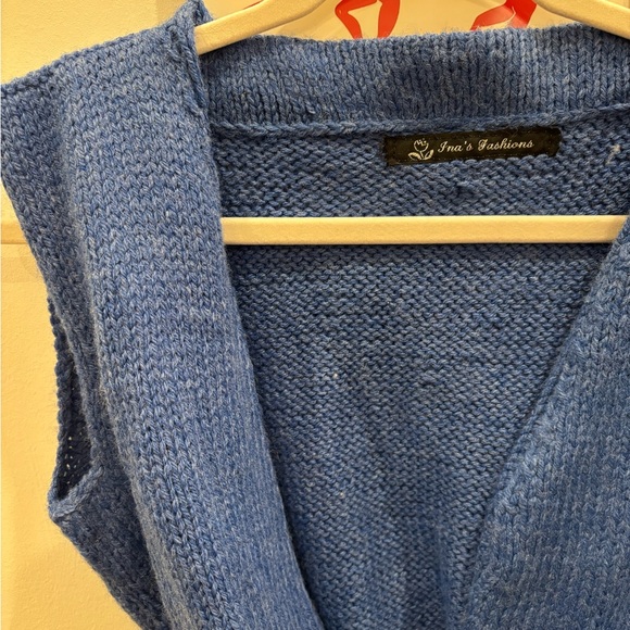 Vintage knit blue vest with cinching belt - Picture 3 of 3